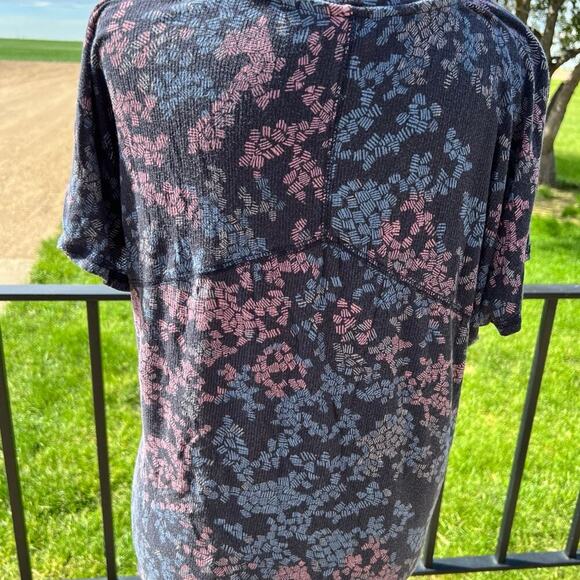 Christopher and Banks women’s size medium T-shirt, short sleeve, crewneck - Picture 3 of 7